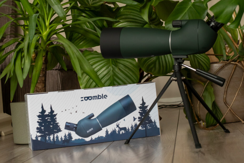Een Zoomble spotting scope. Een van de cadeau tips voor natuurliefhebbers