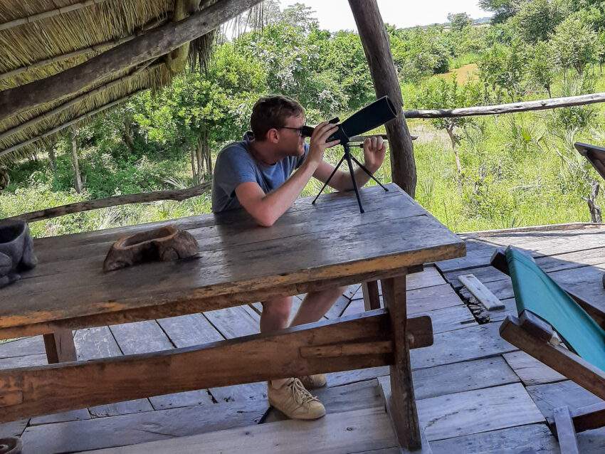 Ik met de Zoomble Spotting Scope in Liwonde nationaal park, Malawi