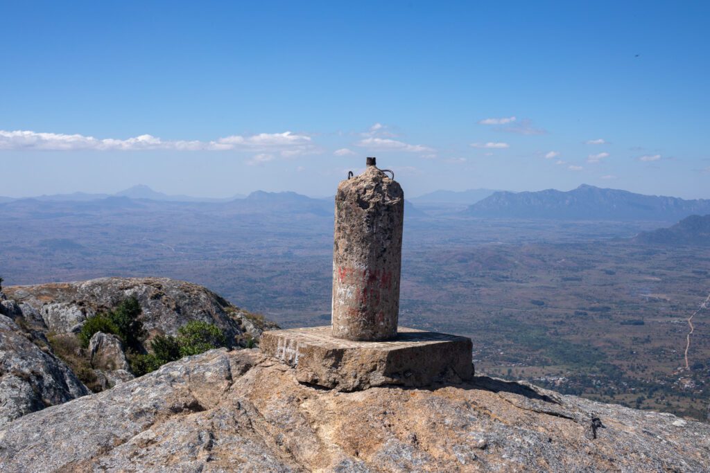 Het waanzinnige uitzicht vanaf de top van de Nkhoma berg met lilongwe op de achtergrond