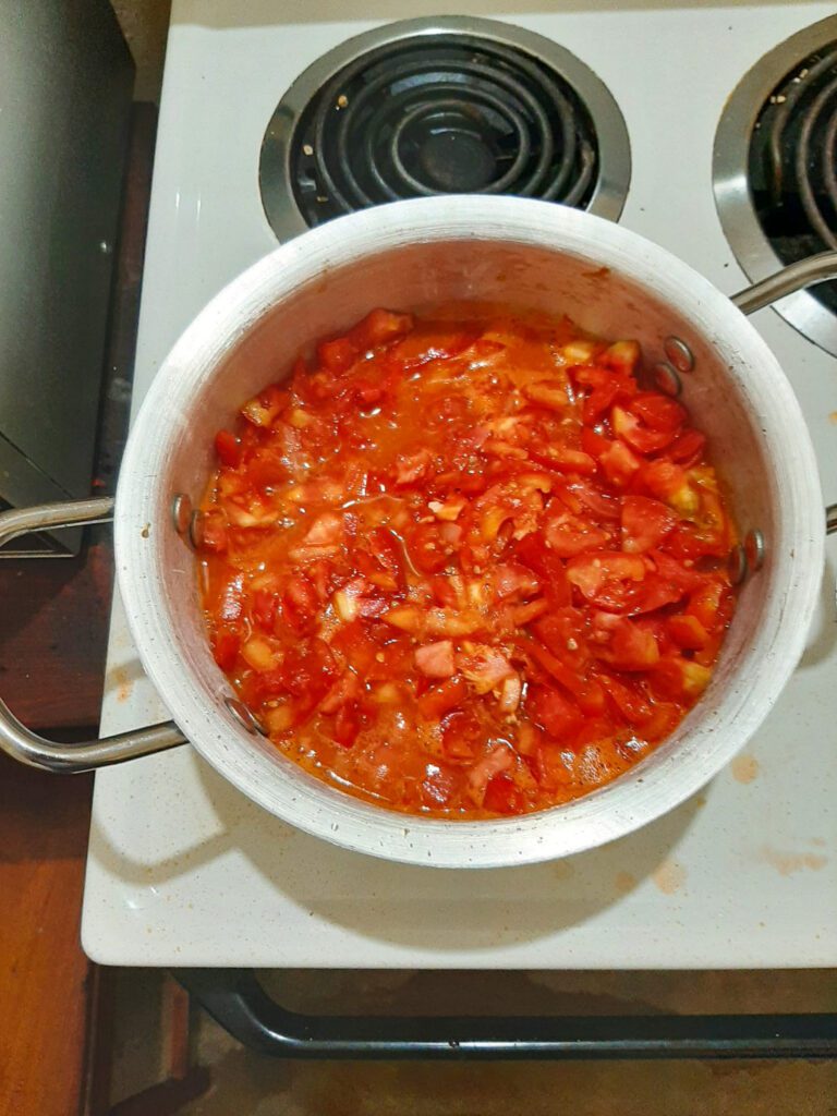 Tomatensaus zal je in Malawi zelf moeten maken. Boodschappen in Malawi