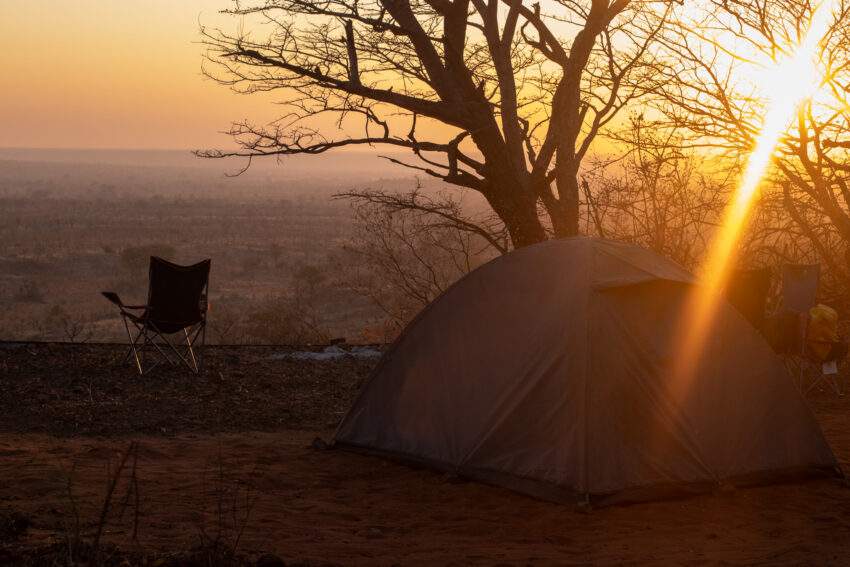 Uitzicht over Woodlands Community Reserve vanaf Ridge Camp