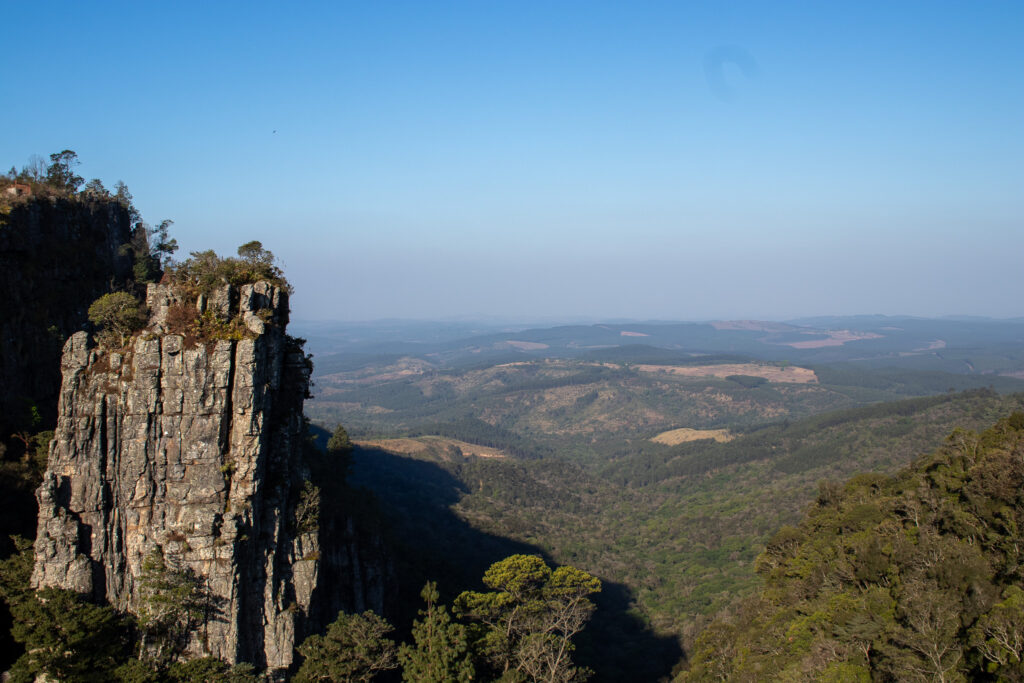 Eén van de vele natuurlijke stops langs de Panoramaroute: Pinnacle Rock