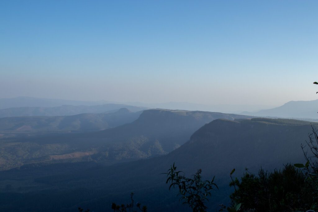 Het uitzicht bij God's Window, één van de stops langs de panoramaroute.